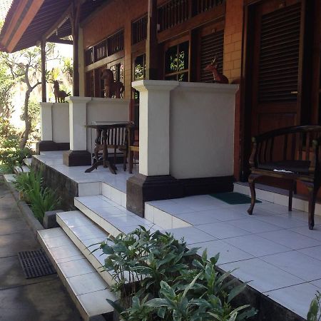 Отель Agung And Sue Watering Hole I Санур Экстерьер фото
