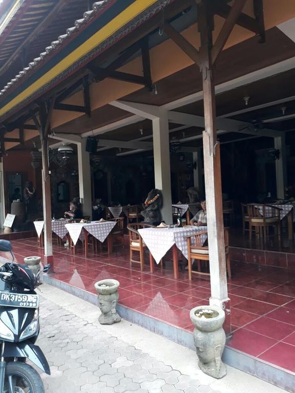 Отель Agung And Sue Watering Hole I Санур Экстерьер фото